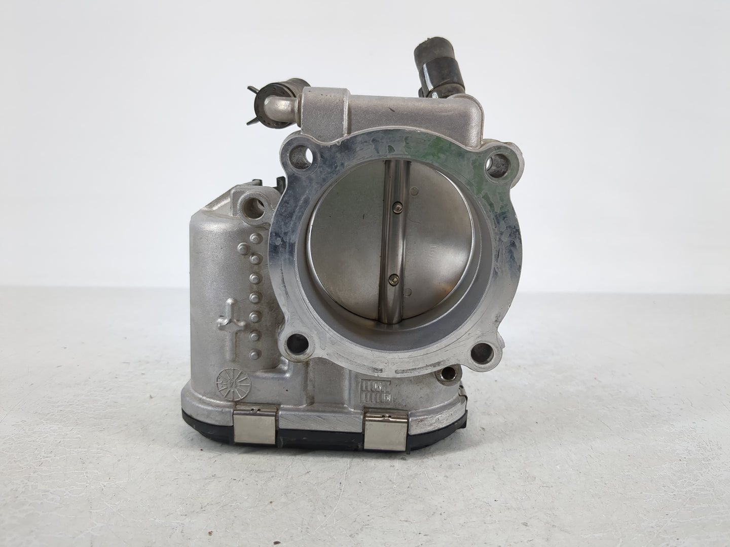 2015-2019 Hyundai Sonata Throttle Body P/N:35100-2G600 Fits Fits 2015 2016 2017 2018 2019 2020 2021 OEM Used Auto Parts - Oe