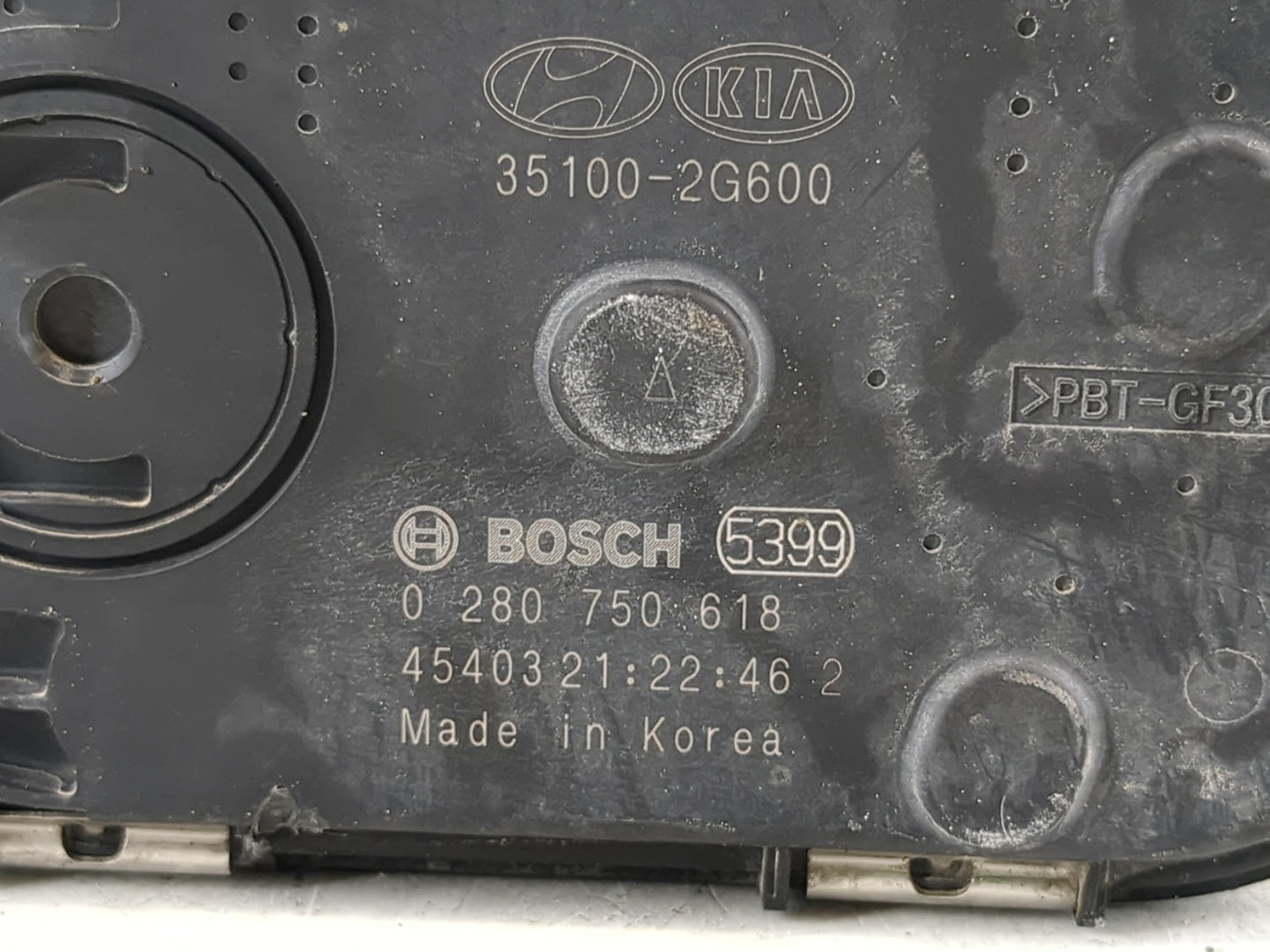 2015-2019 Hyundai Sonata Throttle Body P/N:35100-2G600 Fits Fits 2015 2016 2017 2018 2019 2020 2021 OEM Used Auto Parts - Oe