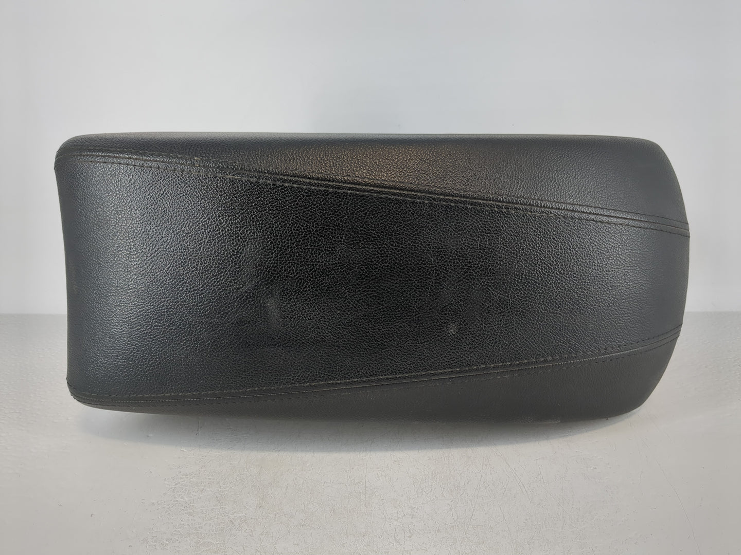 2011-2015 Hyundai Sonata Center Console Armrest Cover Lid Fits Fits 2011 2012 2013 2014 2015 OEM Used Auto Parts - Oemusedau