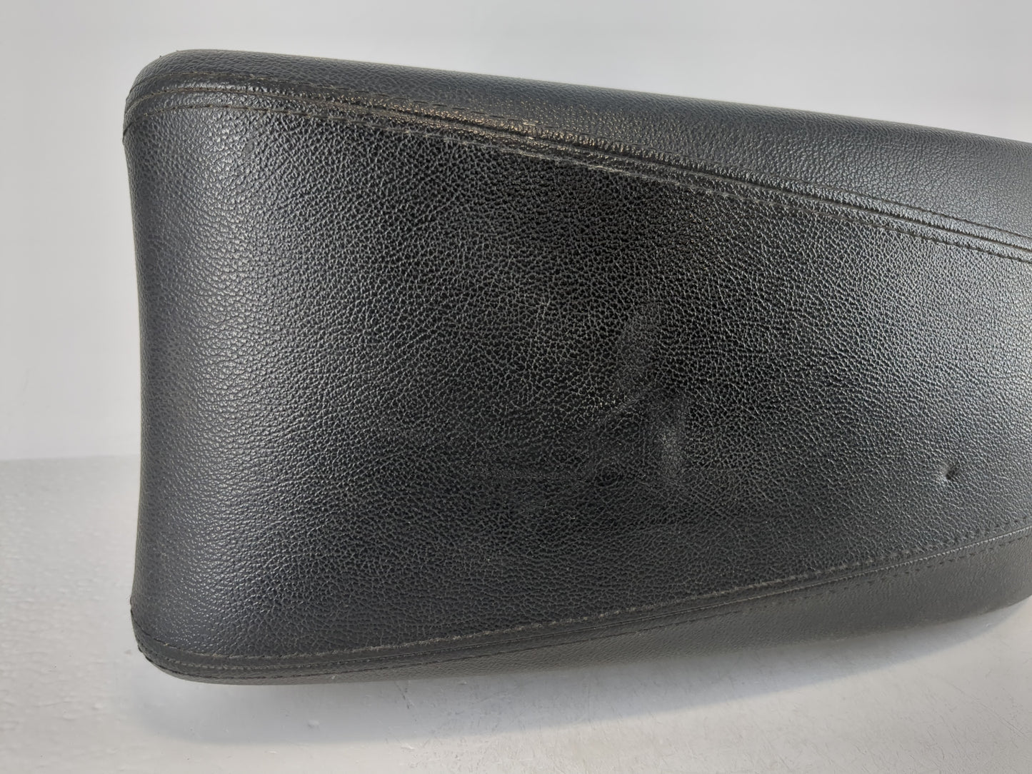 2011-2015 Hyundai Sonata Center Console Armrest Cover Lid Fits Fits 2011 2012 2013 2014 2015 OEM Used Auto Parts - Oemusedau
