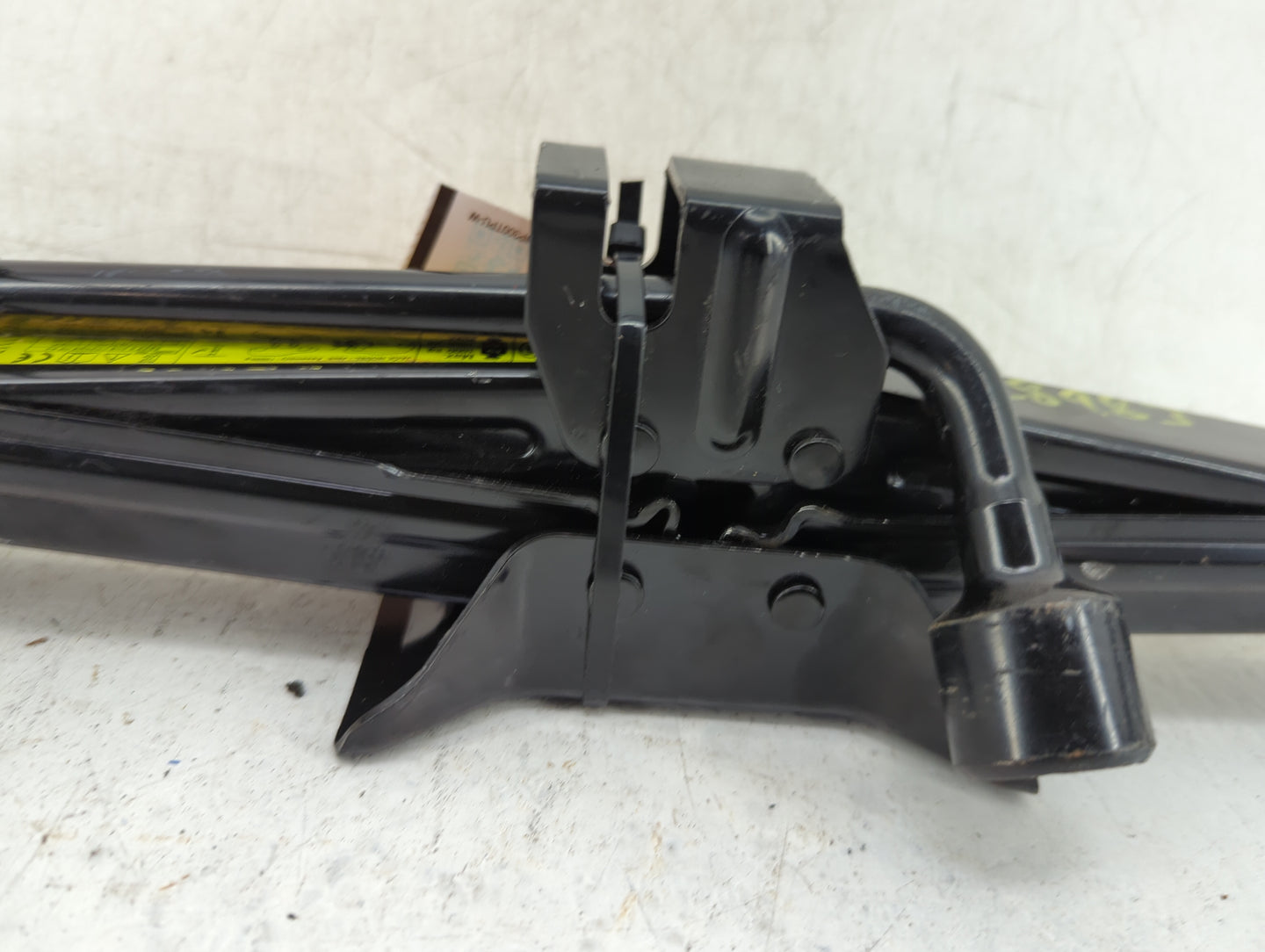 2015 Hyundai Sonata Spare Scissor Car Jack Black - Oemusedautoparts1.com