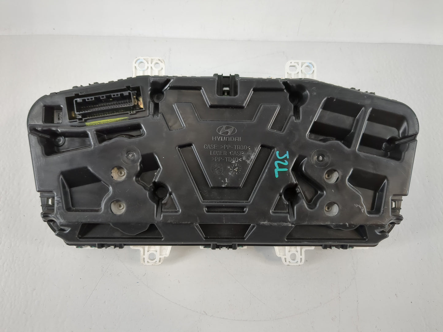 2015 Hyundai Sonata Instrument Cluster Speedometer Gauges P/N:94001-C2000 Fits OEM Used Auto Parts - Oemusedautoparts1.com