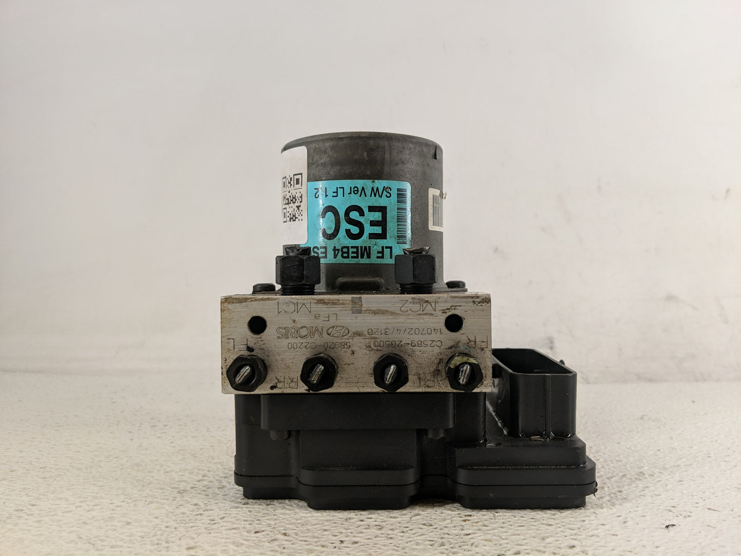 2015-2017 Hyundai Sonata ABS Pump Control Module Replacement P/N:58920-C2200 C2589-20500 Fits Fits 2015 2016 2017 OEM Used A