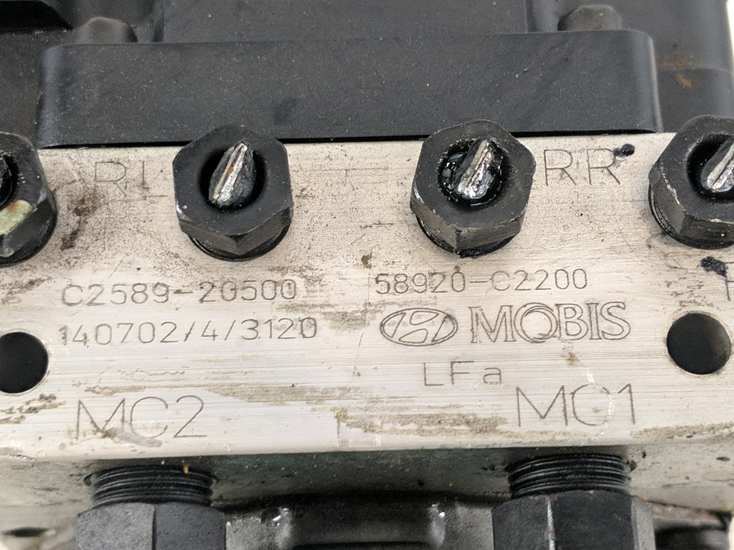 2015-2017 Hyundai Sonata ABS Pump Control Module Replacement P/N:58920-C2200 C2589-20500 Fits Fits 2015 2016 2017 OEM Used A