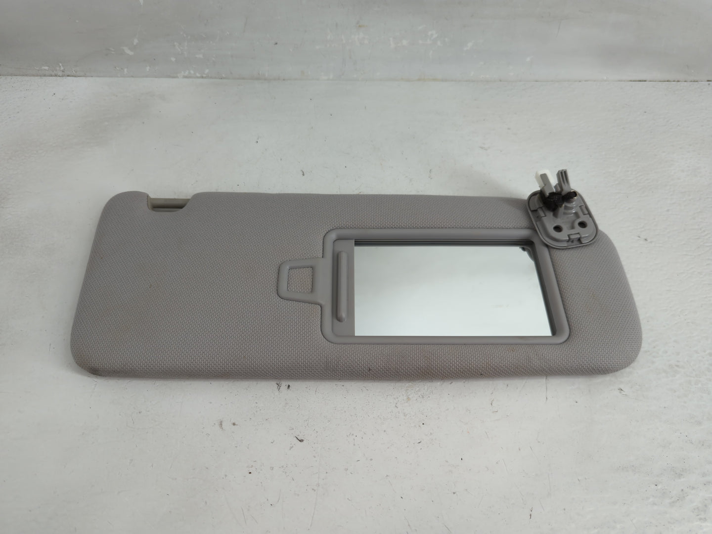 2015-2019 Hyundai Sonata Sun Visor Shade Replacement Passenger Right Mirror Fits Fits 2015 2016 2017 2018 2019 OEM Used Auto