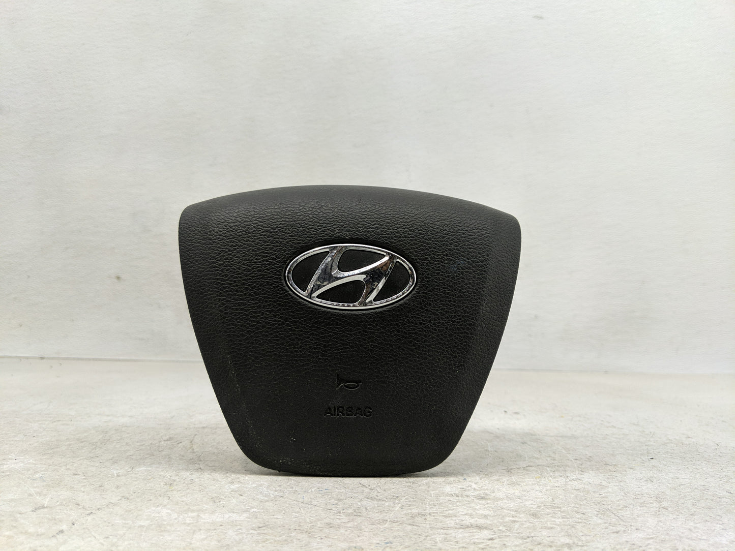 2015-2017 Hyundai Sonata Air Bag Driver Left Steering Wheel Mounted Fits Fits 2015 2016 2017 OEM Used Auto Parts - Oemusedau