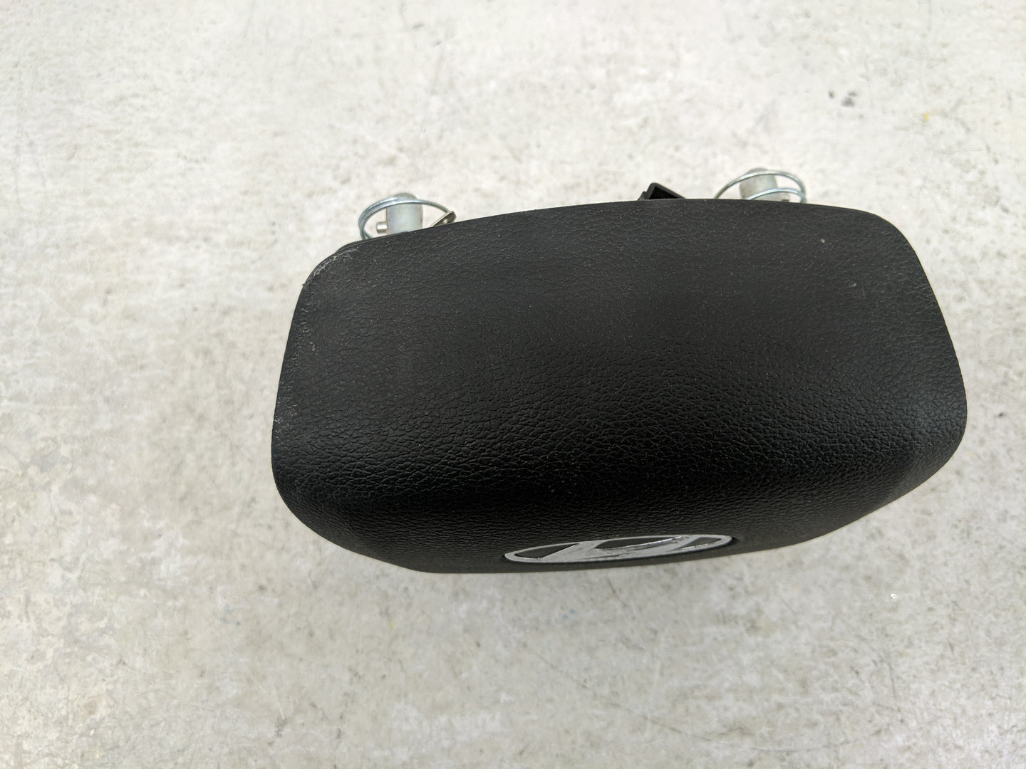 2015-2017 Hyundai Sonata Air Bag Driver Left Steering Wheel Mounted Fits Fits 2015 2016 2017 OEM Used Auto Parts - Oemusedau