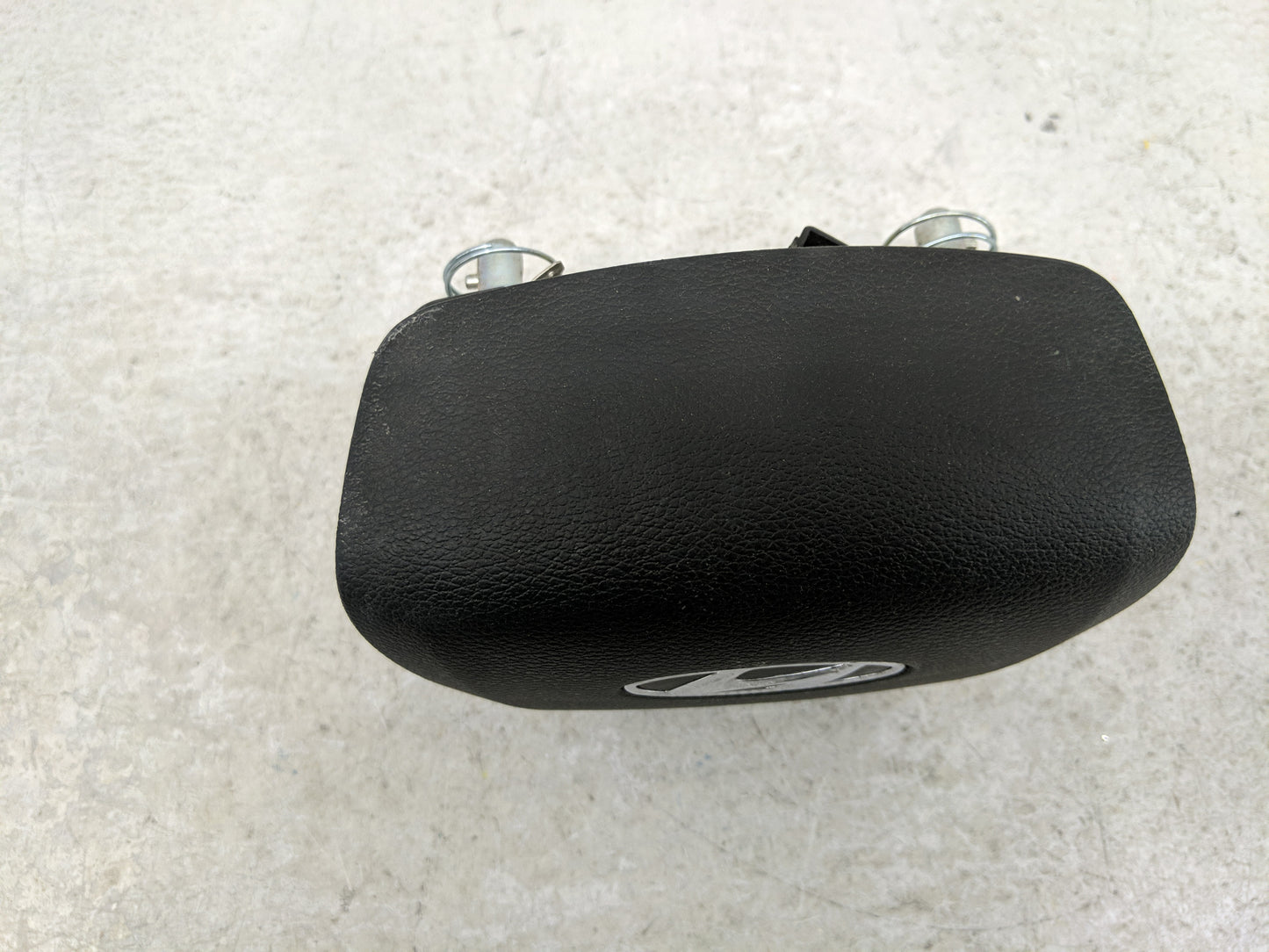 2015-2017 Hyundai Sonata Air Bag Driver Left Steering Wheel Mounted Fits Fits 2015 2016 2017 OEM Used Auto Parts - Oemusedau
