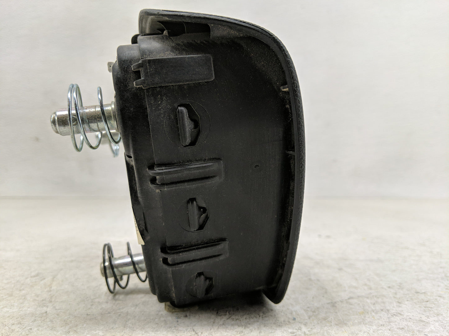 2015-2017 Hyundai Sonata Air Bag Driver Left Steering Wheel Mounted Fits Fits 2015 2016 2017 OEM Used Auto Parts - Oemusedau