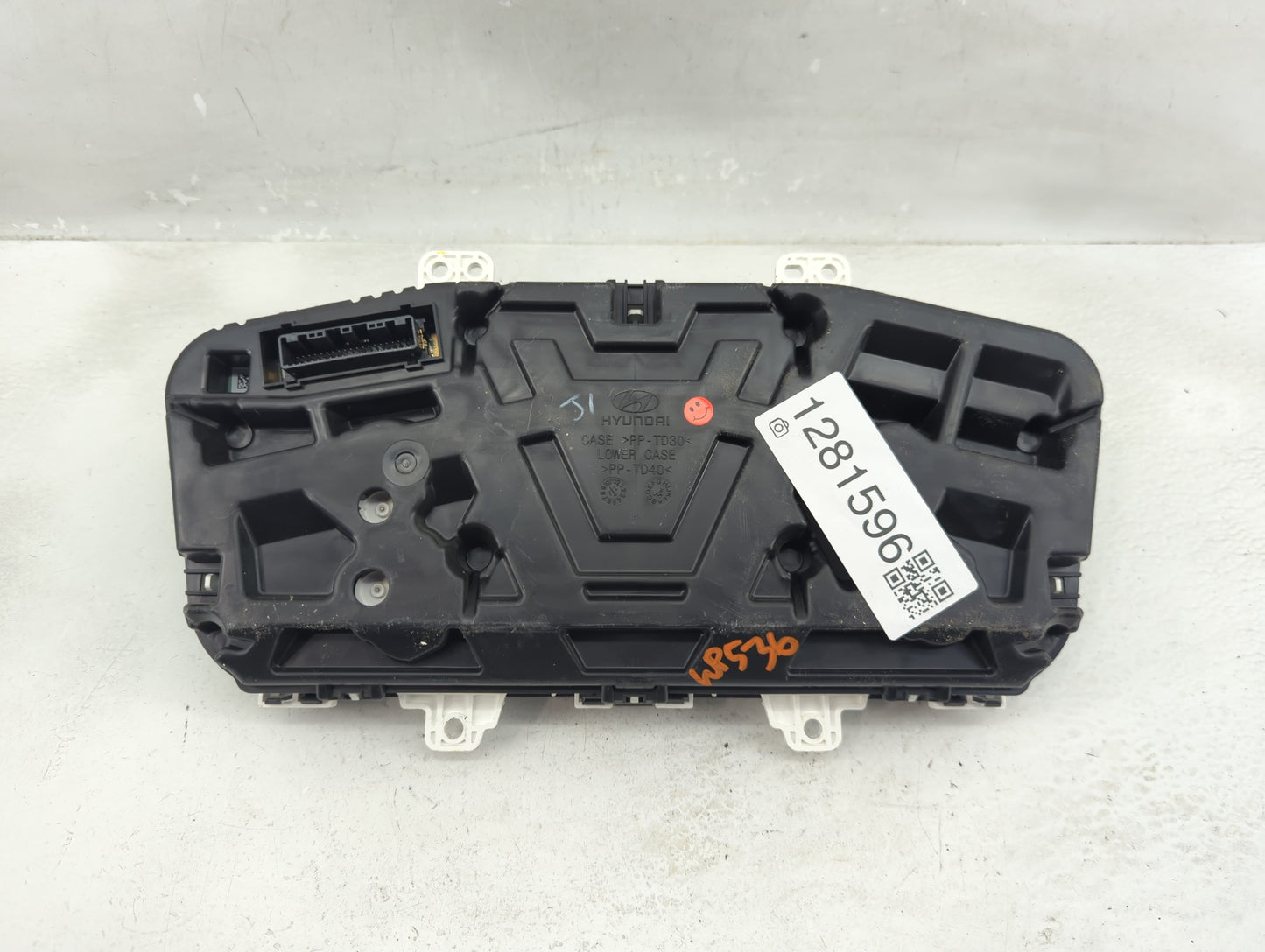 2015 Hyundai Sonata Instrument Cluster Speedometer Gauges P/N:94001-C2000 Fits OEM Used Auto Parts - Oemusedautoparts1.com