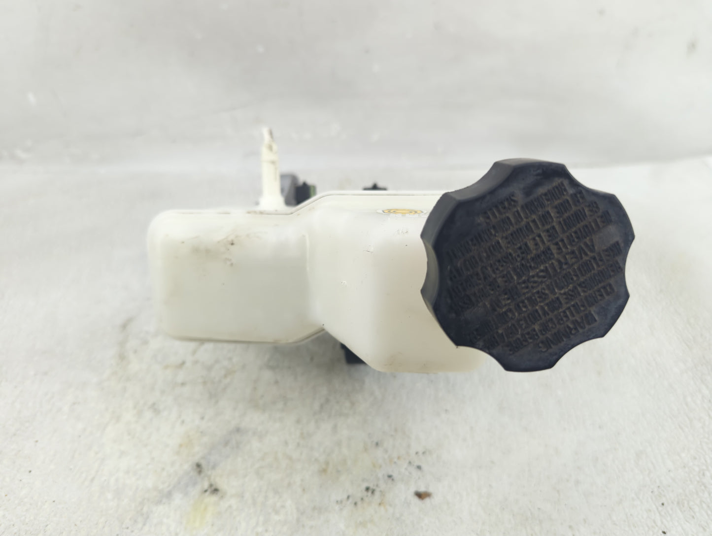 2015-2019 Hyundai Sonata Brake Master Cylinder 1290490 - Oemusedautoparts1.com