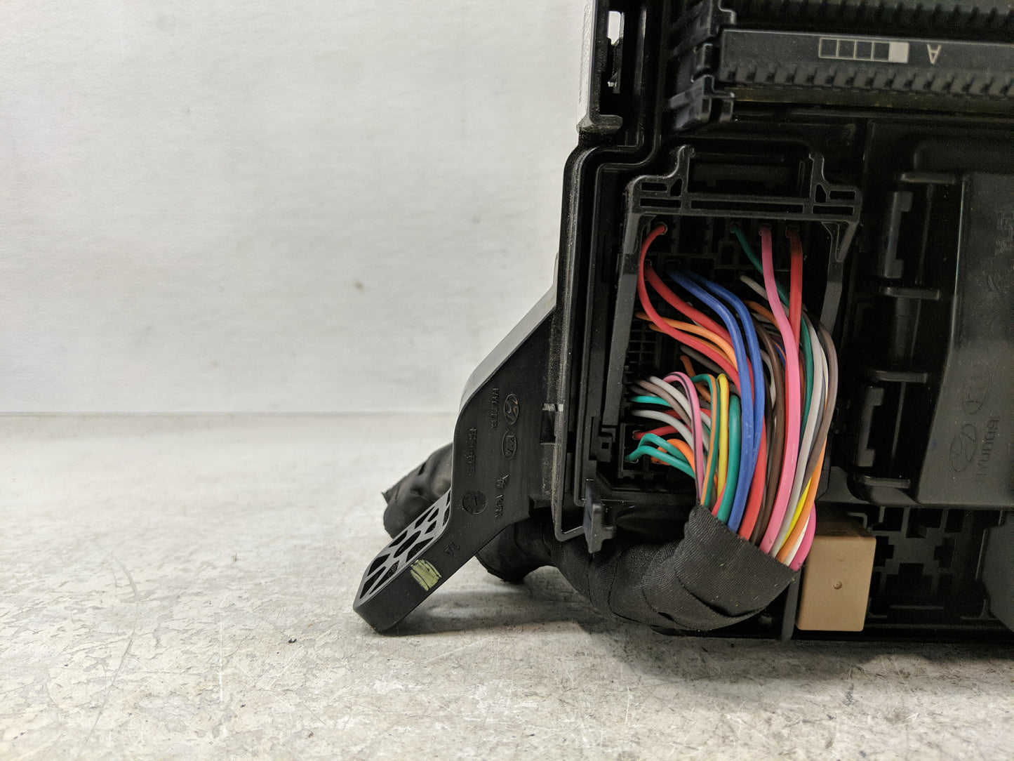 2015 Hyundai Sonata Fusebox Fuse Box Panel Relay Module P/N:91950-C1820 Fits OEM Used Auto Parts - Oemusedautoparts1.com