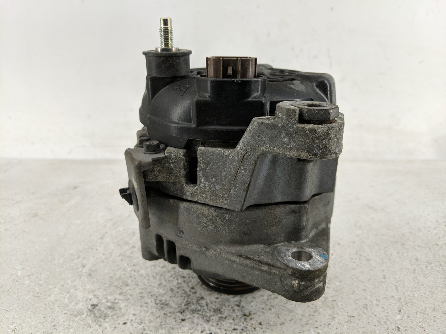 2015-2019 Hyundai Sonata Alternator Replacement Generator Charging Assembly Engine OEM P/N:37300-2G061 Fits OEM Used Auto Pa