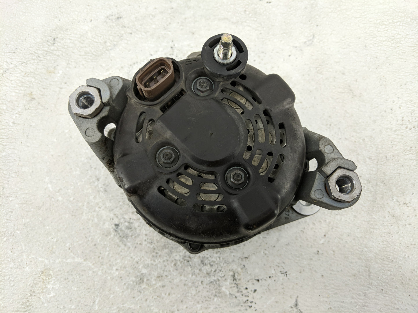 2015-2019 Hyundai Sonata Alternator Replacement Generator Charging Assembly Engine OEM P/N:37300-2G061 Fits OEM Used Auto Pa