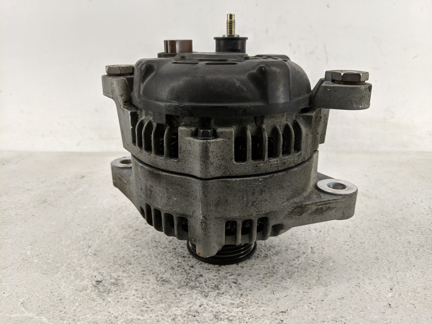 2015-2019 Hyundai Sonata Alternator Replacement Generator Charging Assembly Engine OEM P/N:37300-2G061 Fits OEM Used Auto Pa