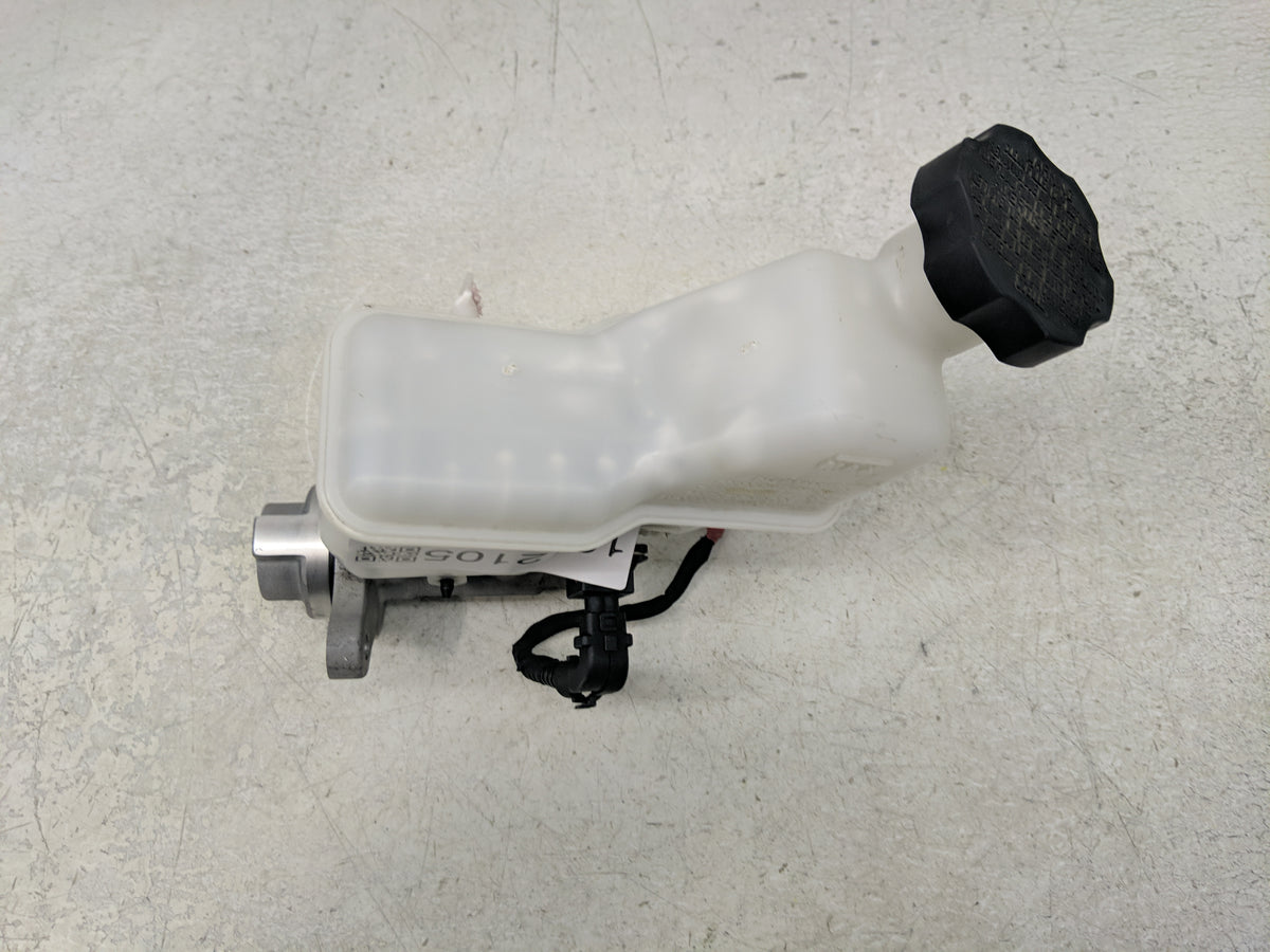 2015-2019 Hyundai Sonata Brake Master Cylinder 1312105 - Oemusedautoparts1.com