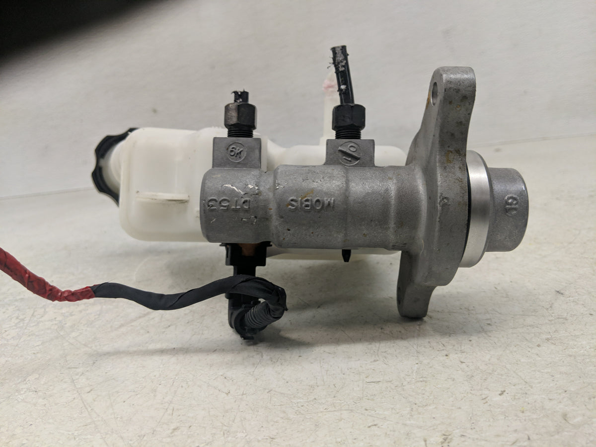 2015-2019 Hyundai Sonata Brake Master Cylinder 1312105 - Oemusedautoparts1.com