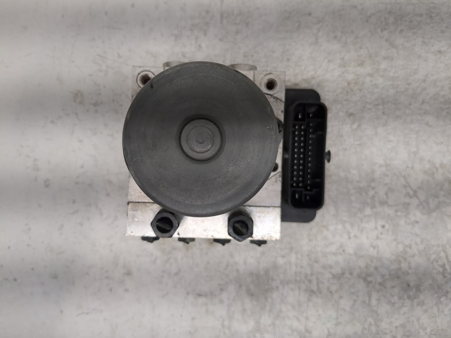 2015-2017 Hyundai Sonata ABS Pump Control Module Replacement P/N:61589-45100 Fits Fits 2015 2016 2017 OEM Used Auto Parts - 
