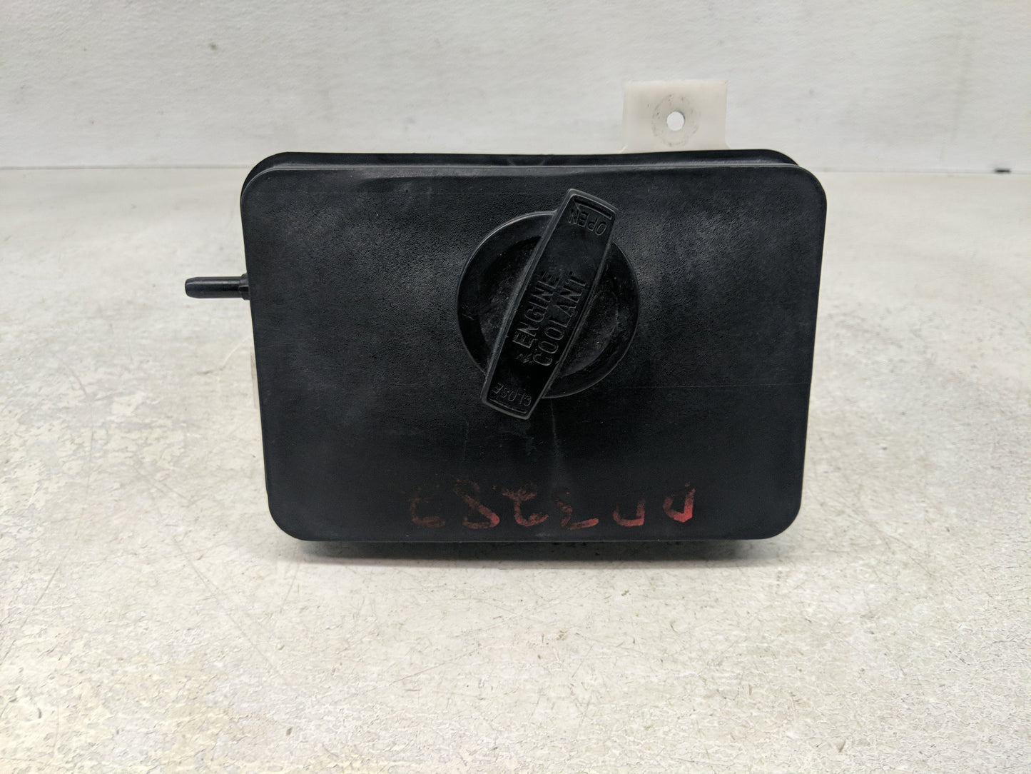 2015-2019 Hyundai Sonata Windshield Washer Fluid Reservoir Bottle Oem - Oemusedautoparts1.com