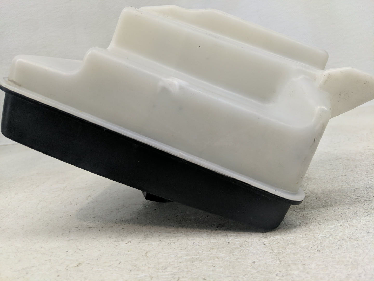 2015-2019 Hyundai Sonata Windshield Washer Fluid Reservoir Bottle Oem - Oemusedautoparts1.com
