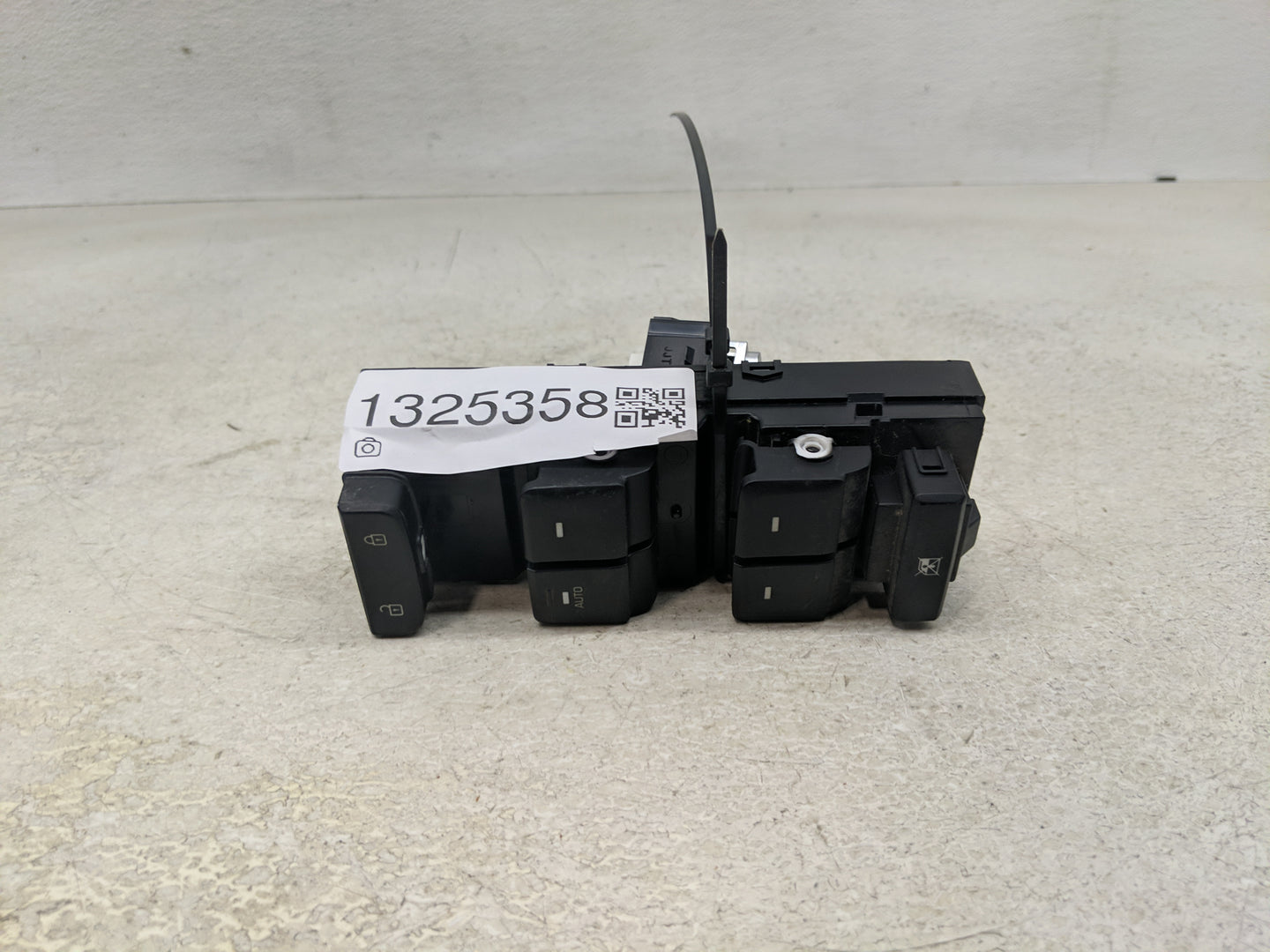 2015-2017 Hyundai Sonata Master Power Window Switch Replacement Driver Side Left Fits Fits 2015 2016 2017 OEM Used Auto Part
