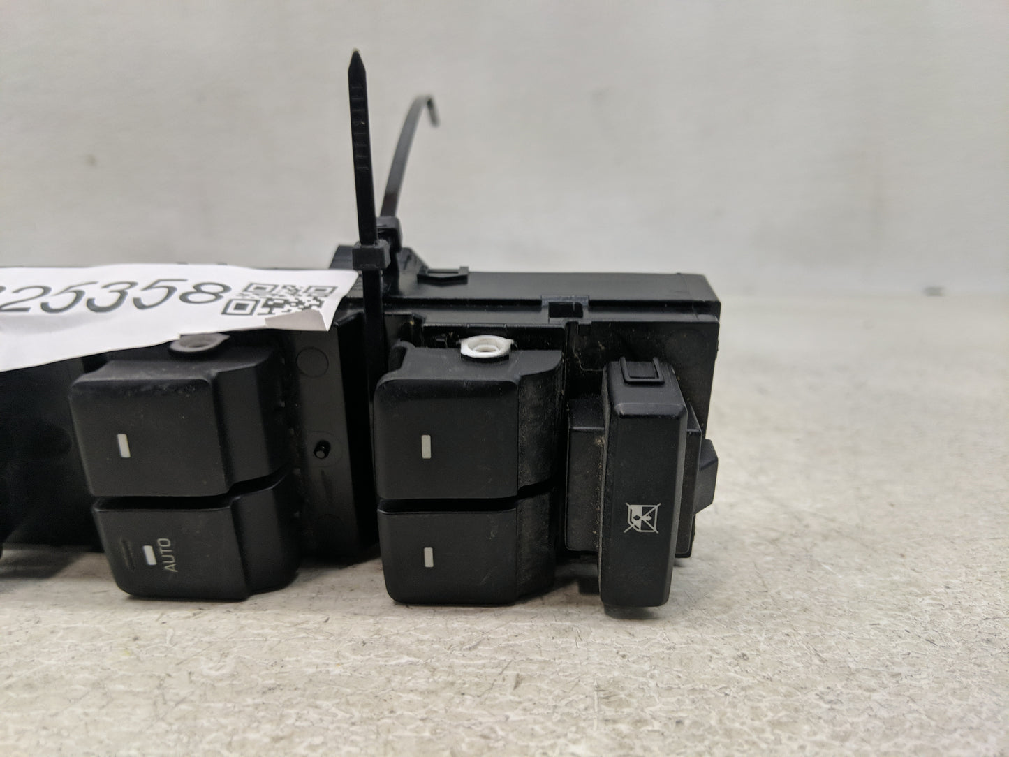 2015-2017 Hyundai Sonata Master Power Window Switch Replacement Driver Side Left Fits Fits 2015 2016 2017 OEM Used Auto Part