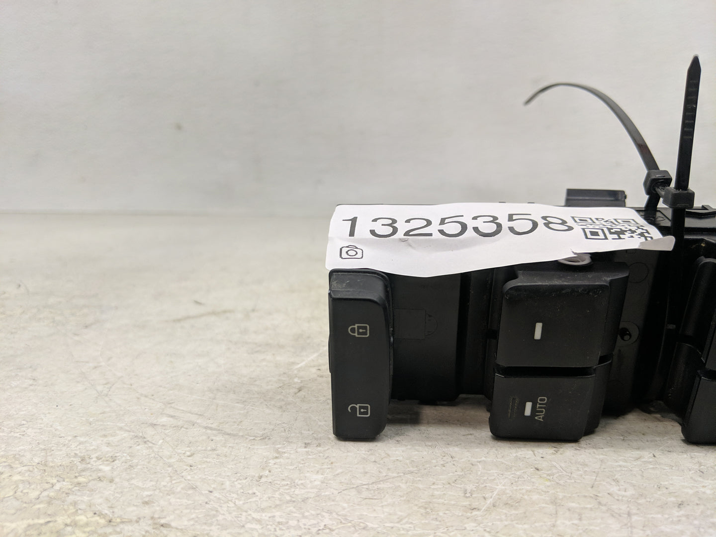 2015-2017 Hyundai Sonata Master Power Window Switch Replacement Driver Side Left Fits Fits 2015 2016 2017 OEM Used Auto Part