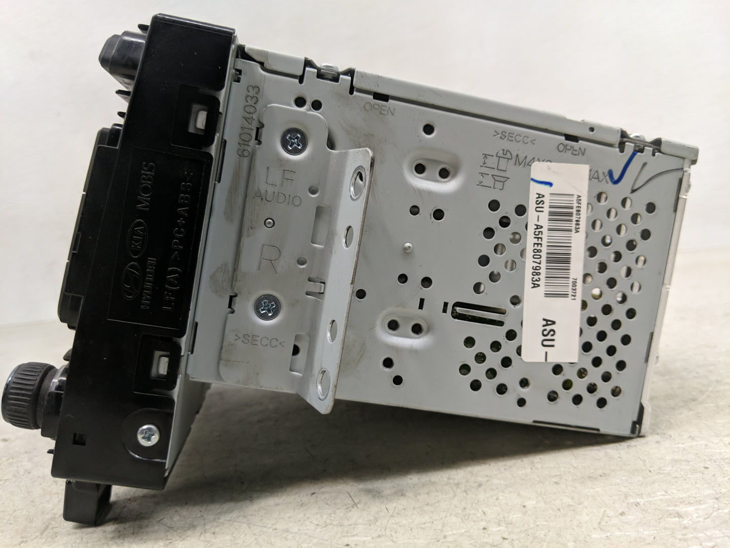 2015 Hyundai Sonata Radio AM FM Cd Player Receiver Replacement P/N:96170-C20004X Fits OEM Used Auto Parts - Oemusedautoparts