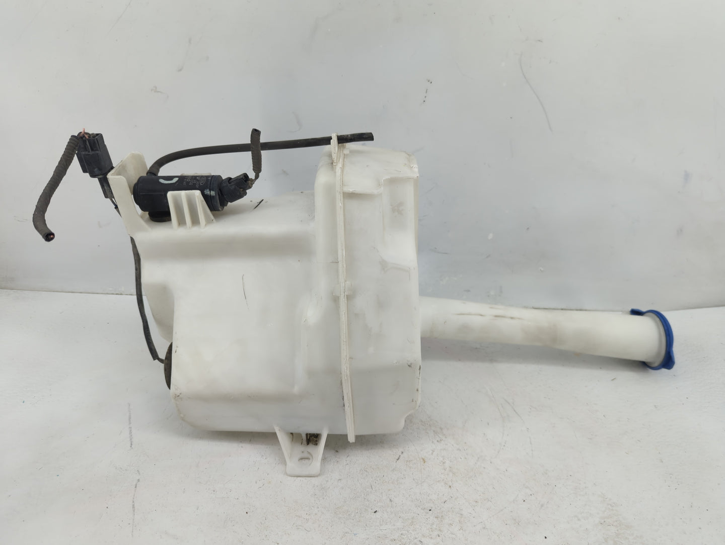 2015-2019 Hyundai Sonata Windshield Washer Fluid Reservoir Bottle Oem - Oemusedautoparts1.com