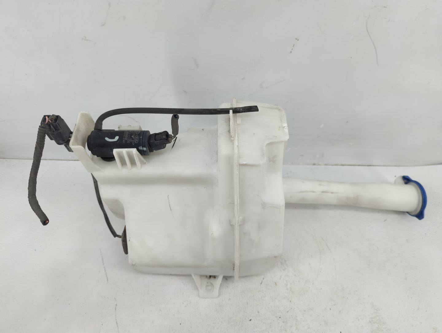 2015-2019 Hyundai Sonata Windshield Washer Fluid Reservoir Bottle Oem - Oemusedautoparts1.com