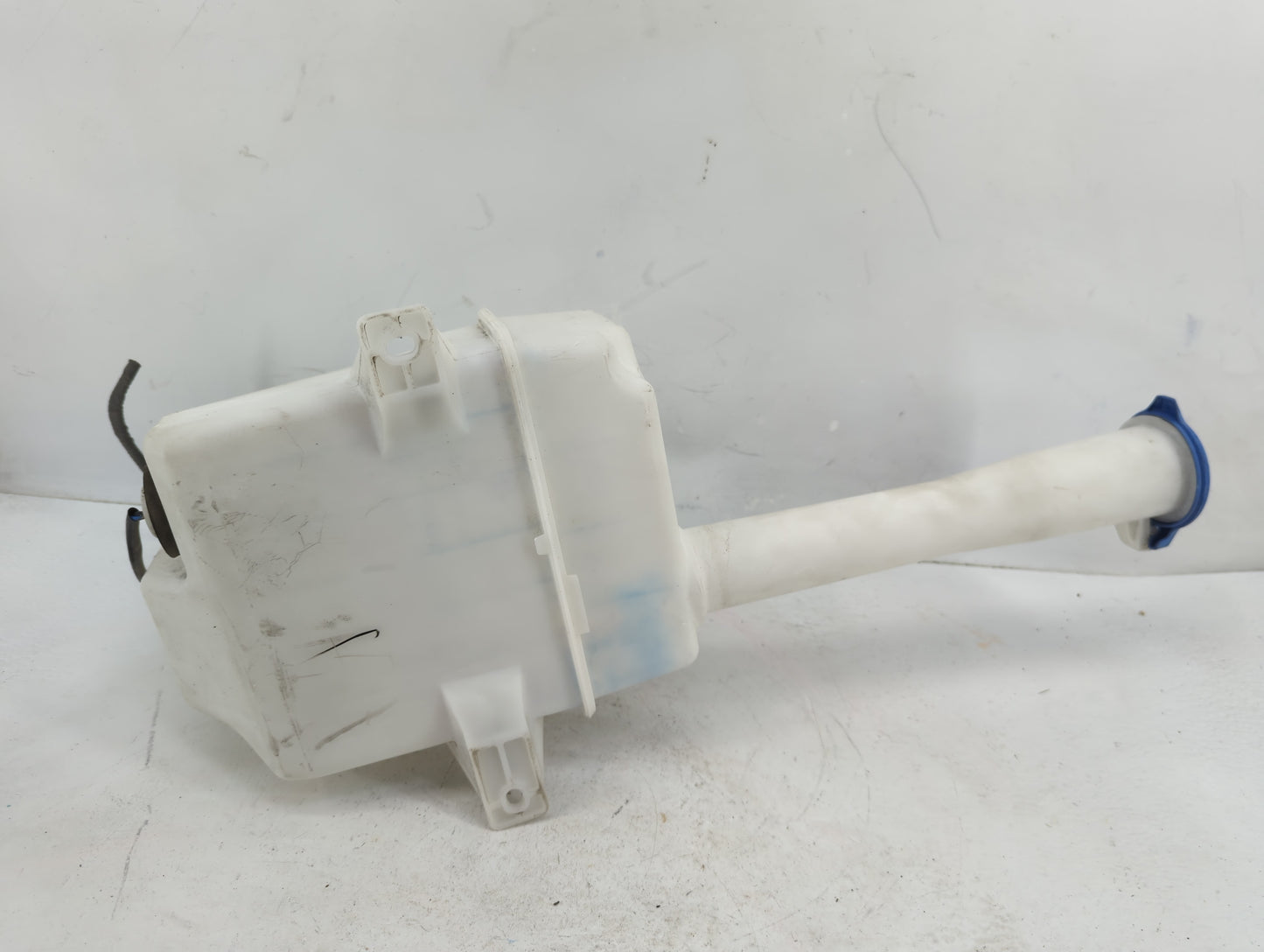 2015-2019 Hyundai Sonata Windshield Washer Fluid Reservoir Bottle Oem - Oemusedautoparts1.com