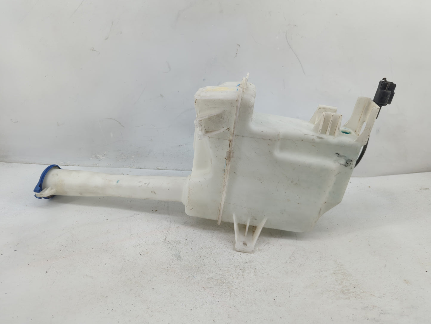 2015-2019 Hyundai Sonata Windshield Washer Fluid Reservoir Bottle Oem - Oemusedautoparts1.com