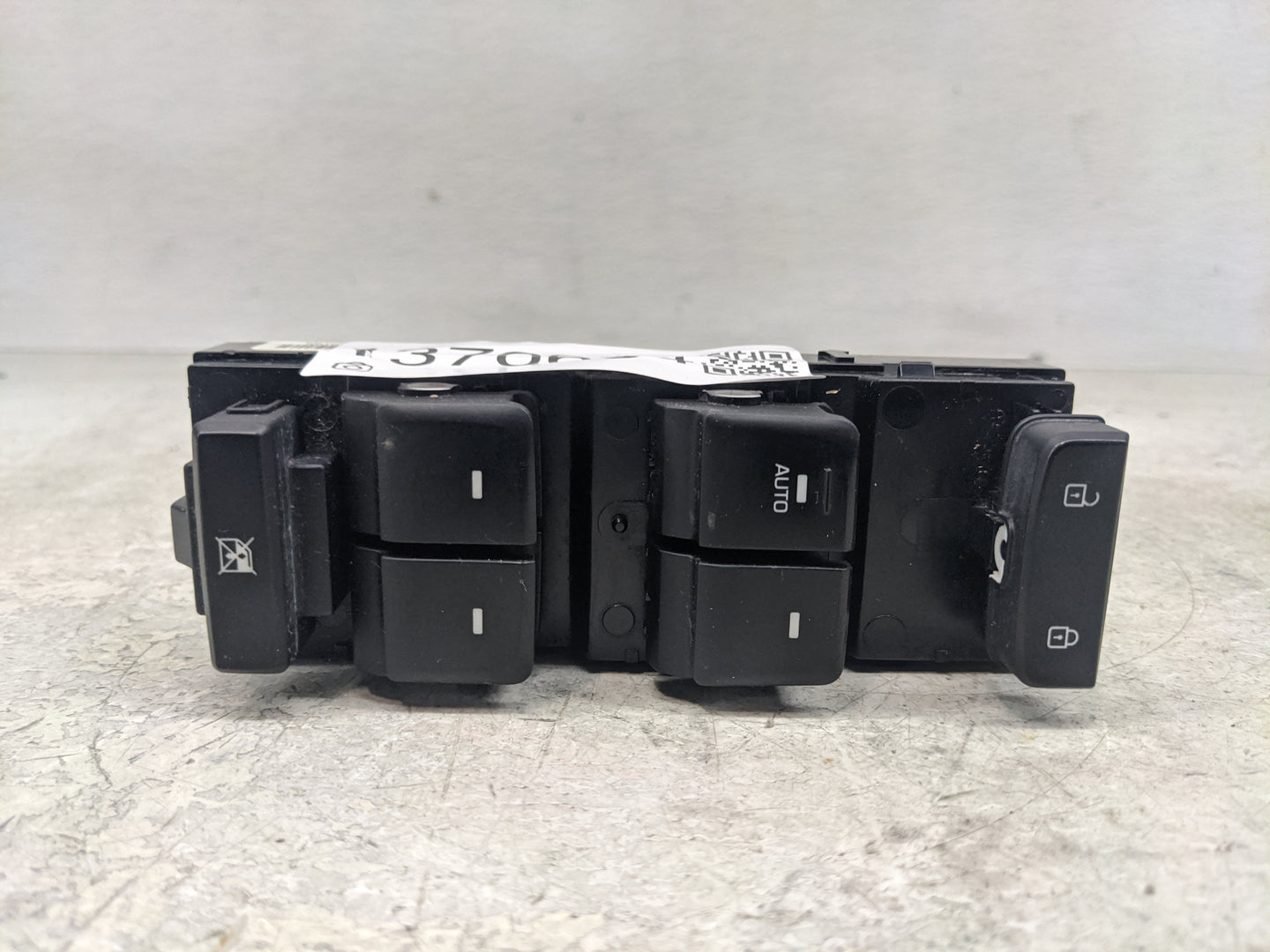 2015-2019 Hyundai Sonata Master Power Window Switch Replacement Driver Side Left P/N:93570-C1000 Fits OEM Used Auto Parts - 