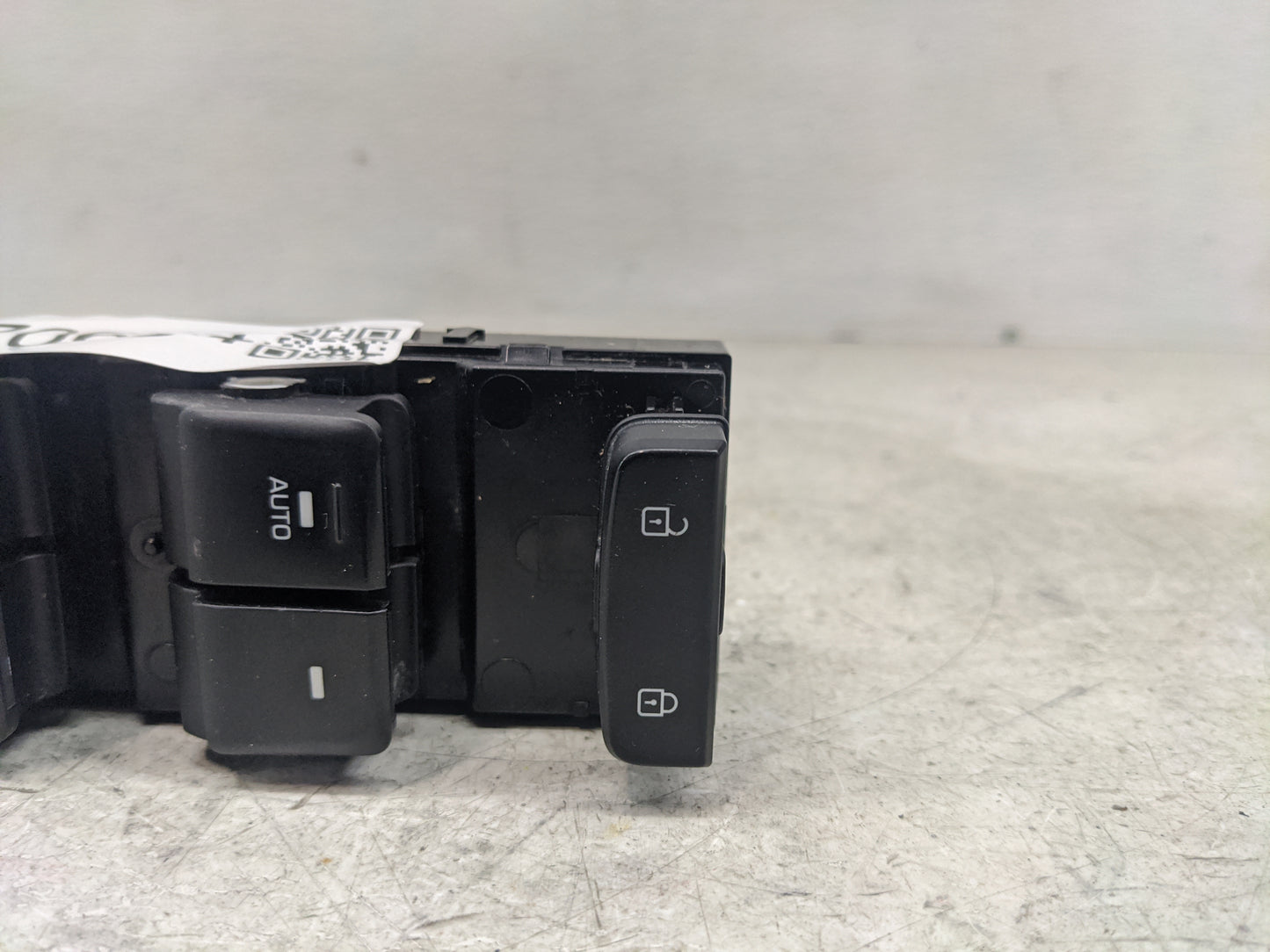 2015-2019 Hyundai Sonata Master Power Window Switch Replacement Driver Side Left P/N:93570-C1000 Fits OEM Used Auto Parts - 