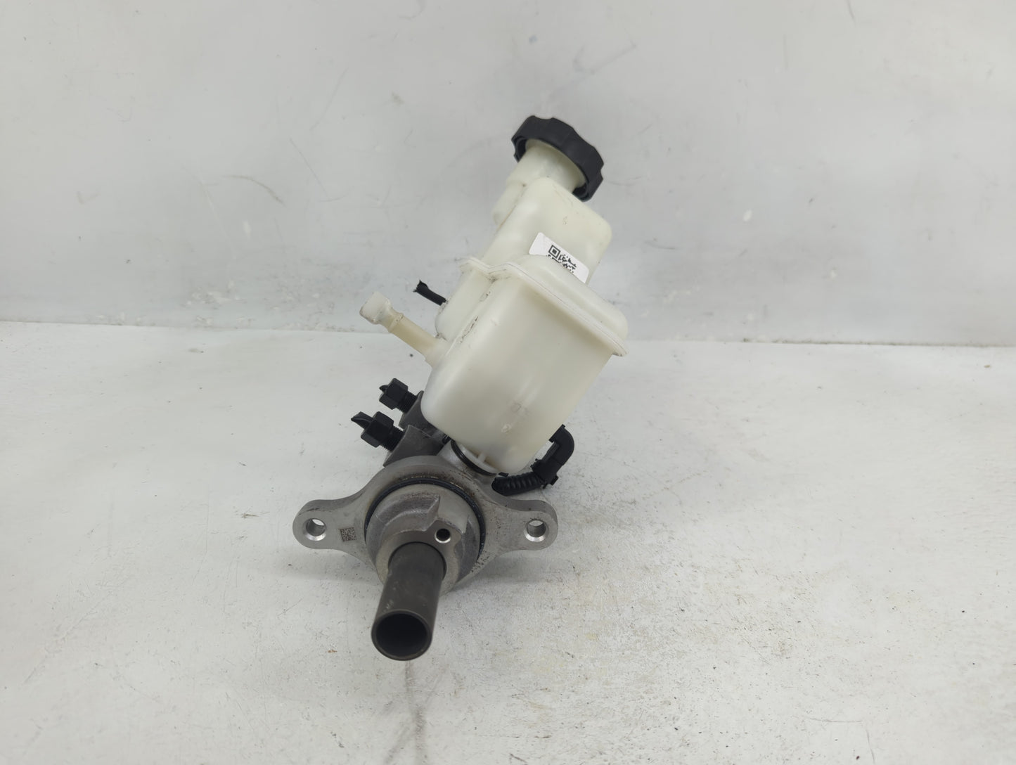 2015-2019 Hyundai Sonata Brake Master Cylinder 1375910 - Oemusedautoparts1.com