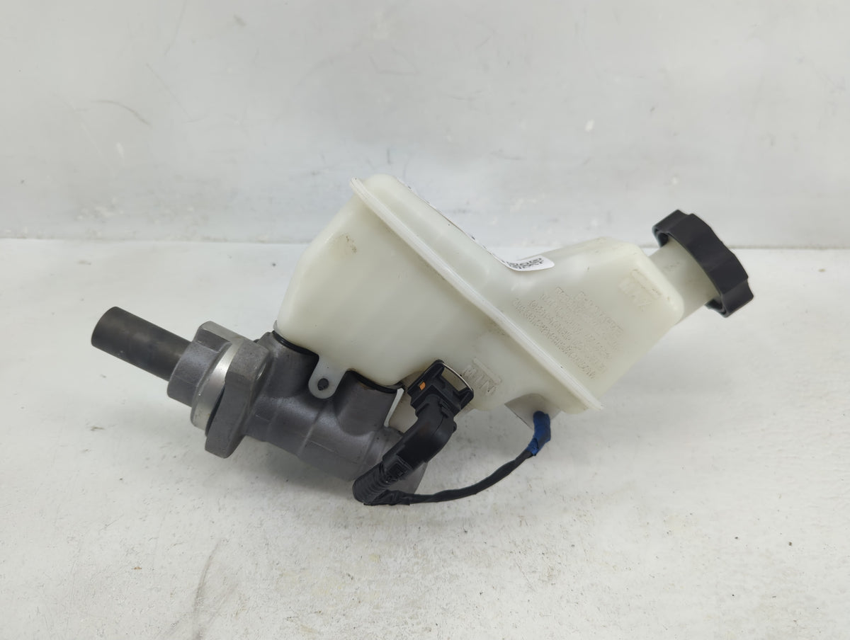 2015-2019 Hyundai Sonata Brake Master Cylinder 1375910 - Oemusedautoparts1.com