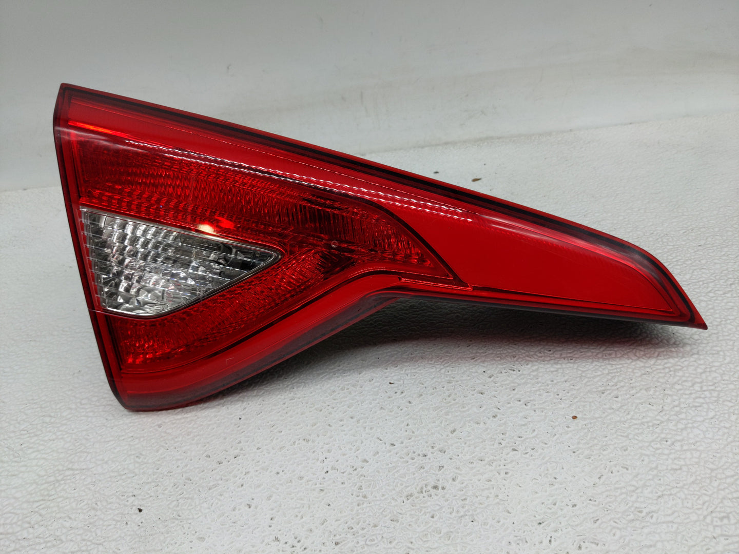 2015-2017 Hyundai Sonata Tail Light Assembly Driver Left OEM P/N:92403C2000 Fits Fits 2015 2016 2017 OEM Used Auto Parts - O