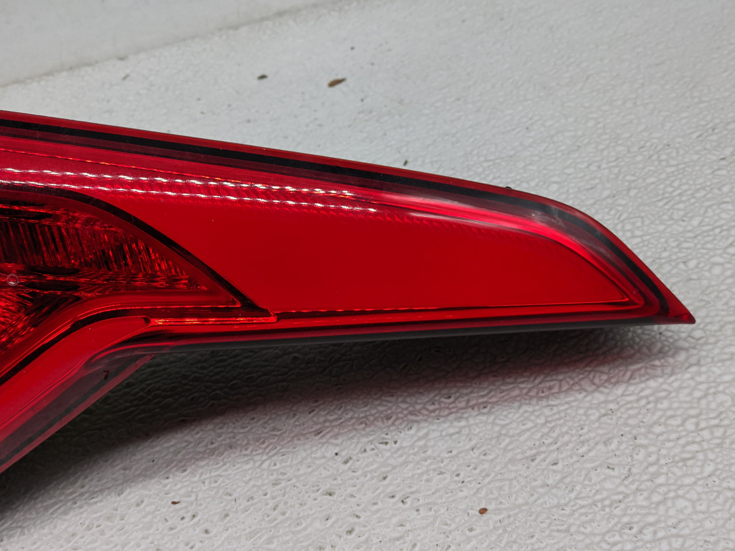 2015-2017 Hyundai Sonata Tail Light Assembly Driver Left OEM P/N:92403C2000 Fits Fits 2015 2016 2017 OEM Used Auto Parts - O