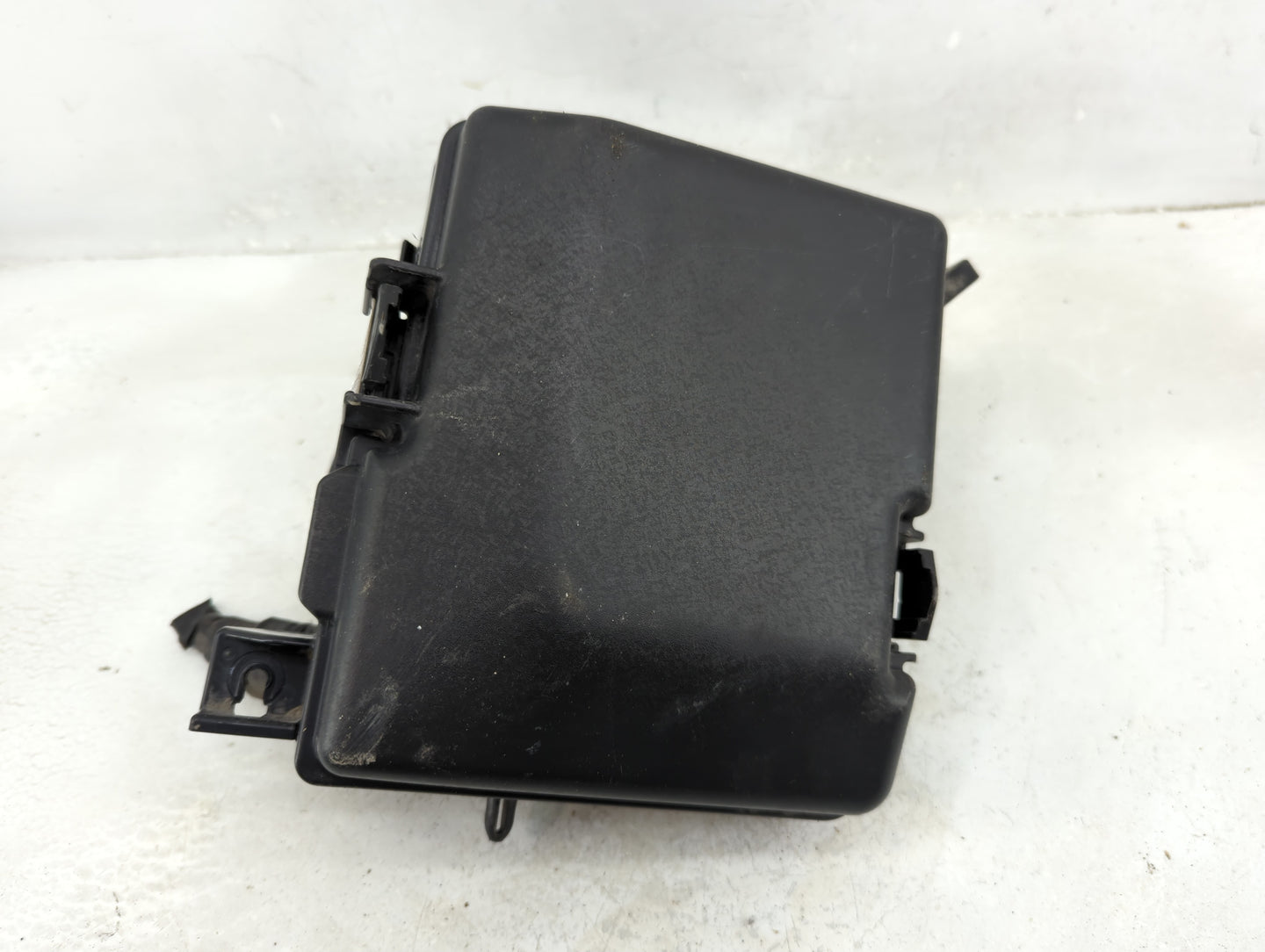 2015 Hyundai Sonata Fusebox Fuse Box Panel Relay Module Fits OEM Used Auto Parts - Oemusedautoparts1.com