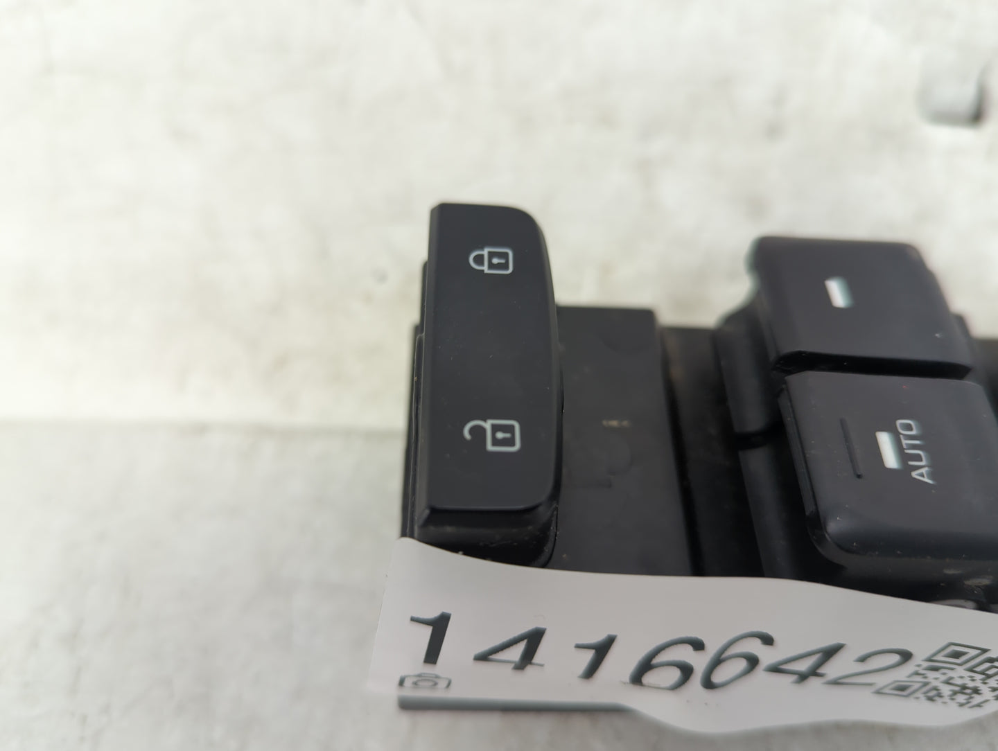 2015-2017 Hyundai Sonata Master Power Window Switch Replacement Driver Side Left P/N:93570-C1000 Fits Fits 2015 2016 2017 OE