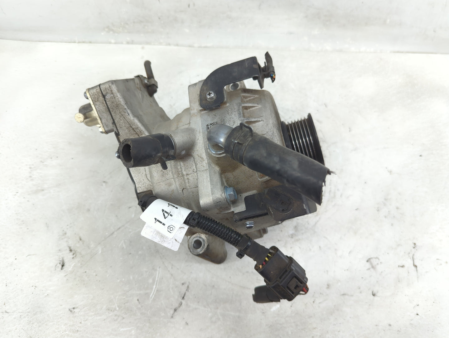 2015-2017 Hyundai Sonata Air Conditioning A/c Ac Compressor Oem - Oemusedautoparts1.com