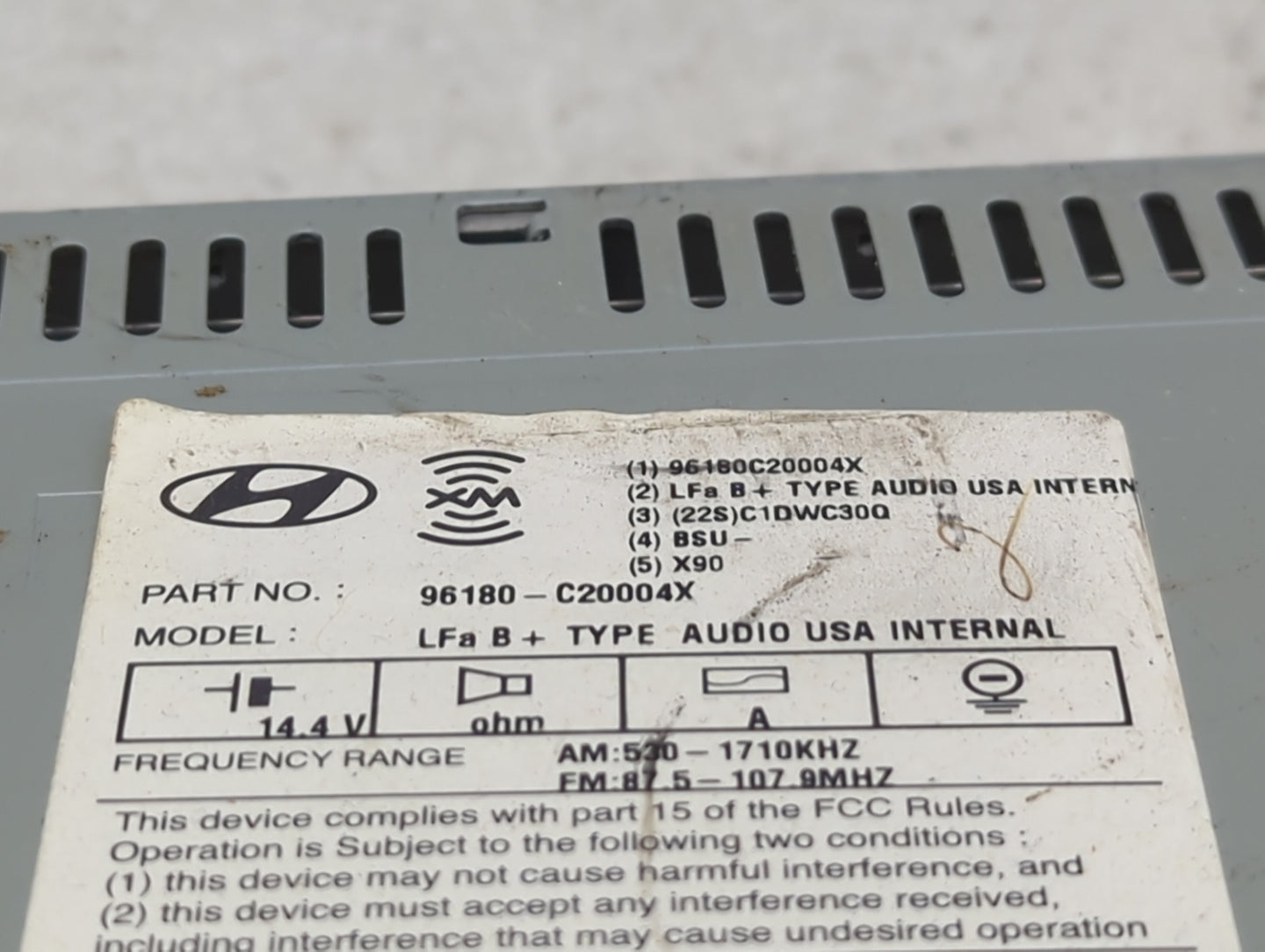 2015 Hyundai Sonata Radio AM FM Cd Player Receiver Replacement P/N:96180-C20004X 96170-C20004X Fits OEM Used Auto Parts - Oe