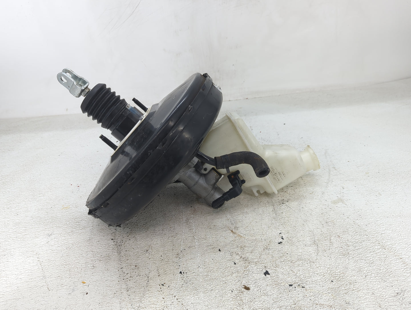 2015 Hyundai Sonata Power Brake Booster Oem - Oemusedautoparts1.com