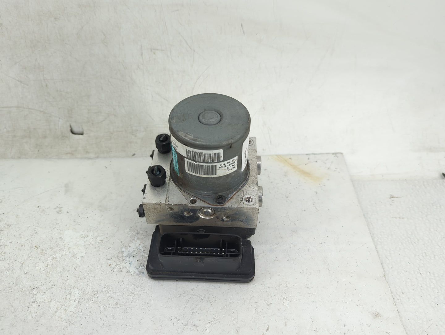 2015 Hyundai Sonata ABS Pump Control Module Replacement P/N:58920-C2201 Fits OEM Used Auto Parts - Oemusedautoparts1.com