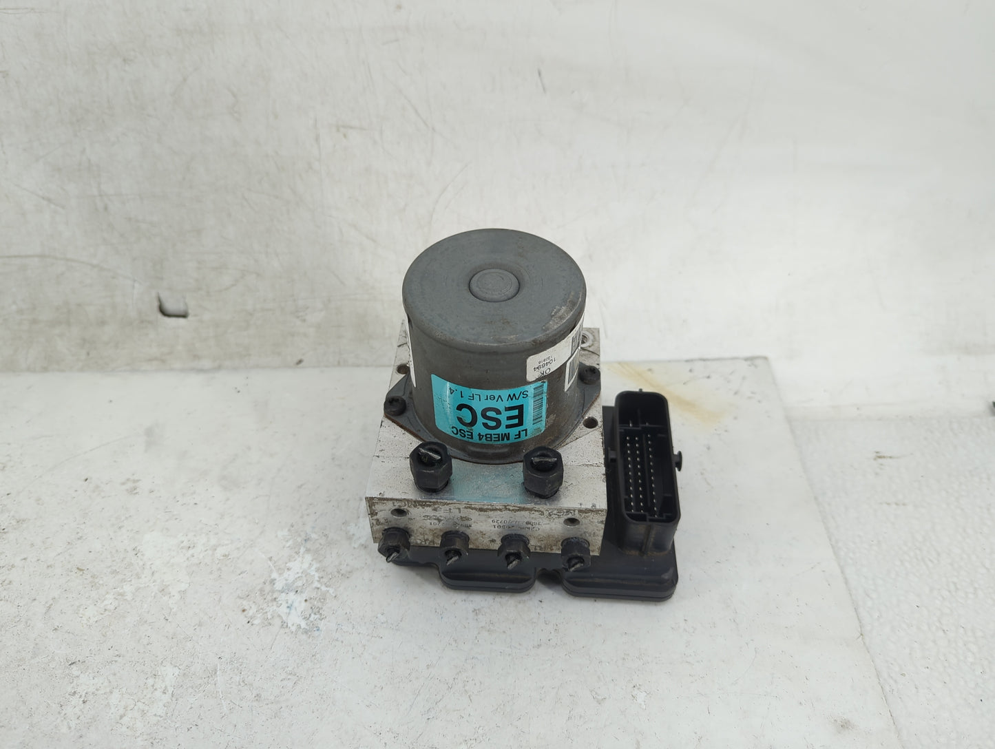 2015 Hyundai Sonata ABS Pump Control Module Replacement P/N:58920-C2201 Fits OEM Used Auto Parts - Oemusedautoparts1.com