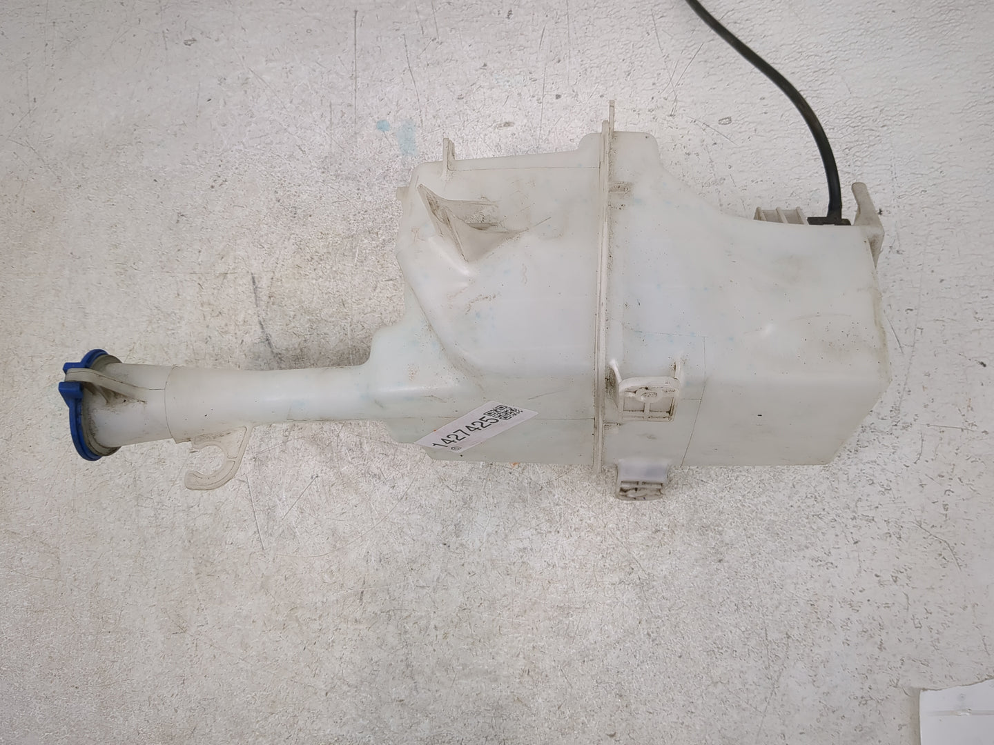 2015-2019 Hyundai Sonata Windshield Washer Fluid Reservoir Bottle Oem - Oemusedautoparts1.com