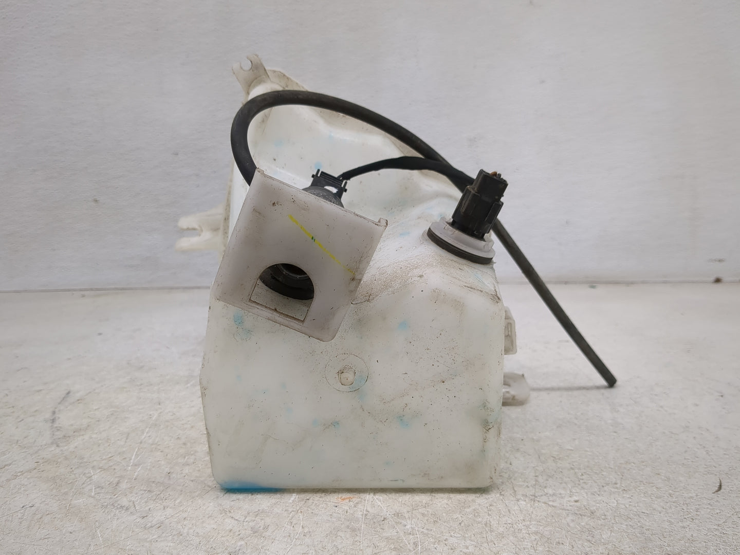 2015-2019 Hyundai Sonata Windshield Washer Fluid Reservoir Bottle Oem - Oemusedautoparts1.com