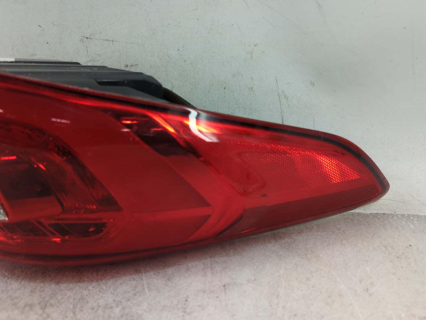 2015-2017 Hyundai Sonata Tail Light Assembly Driver Left OEM P/N:92401-C2100 Fits Fits 2015 2016 2017 OEM Used Auto Parts - 