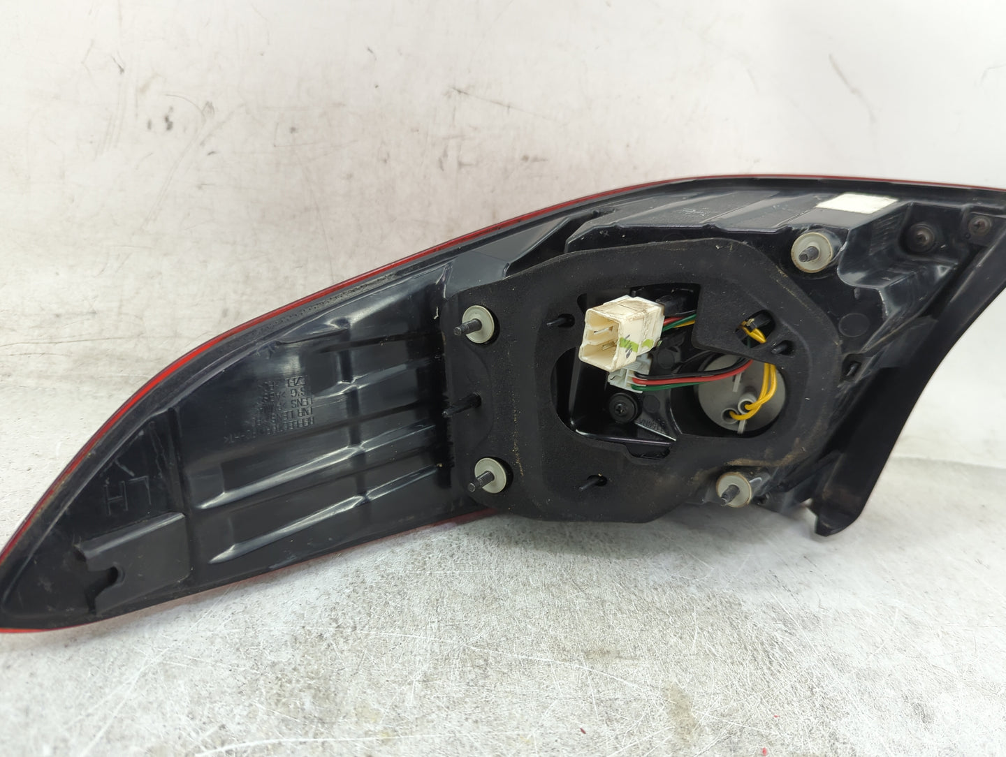 2015-2017 Hyundai Sonata Tail Light Assembly Driver Left OEM P/N:92401-C2100 Fits Fits 2015 2016 2017 OEM Used Auto Parts - 