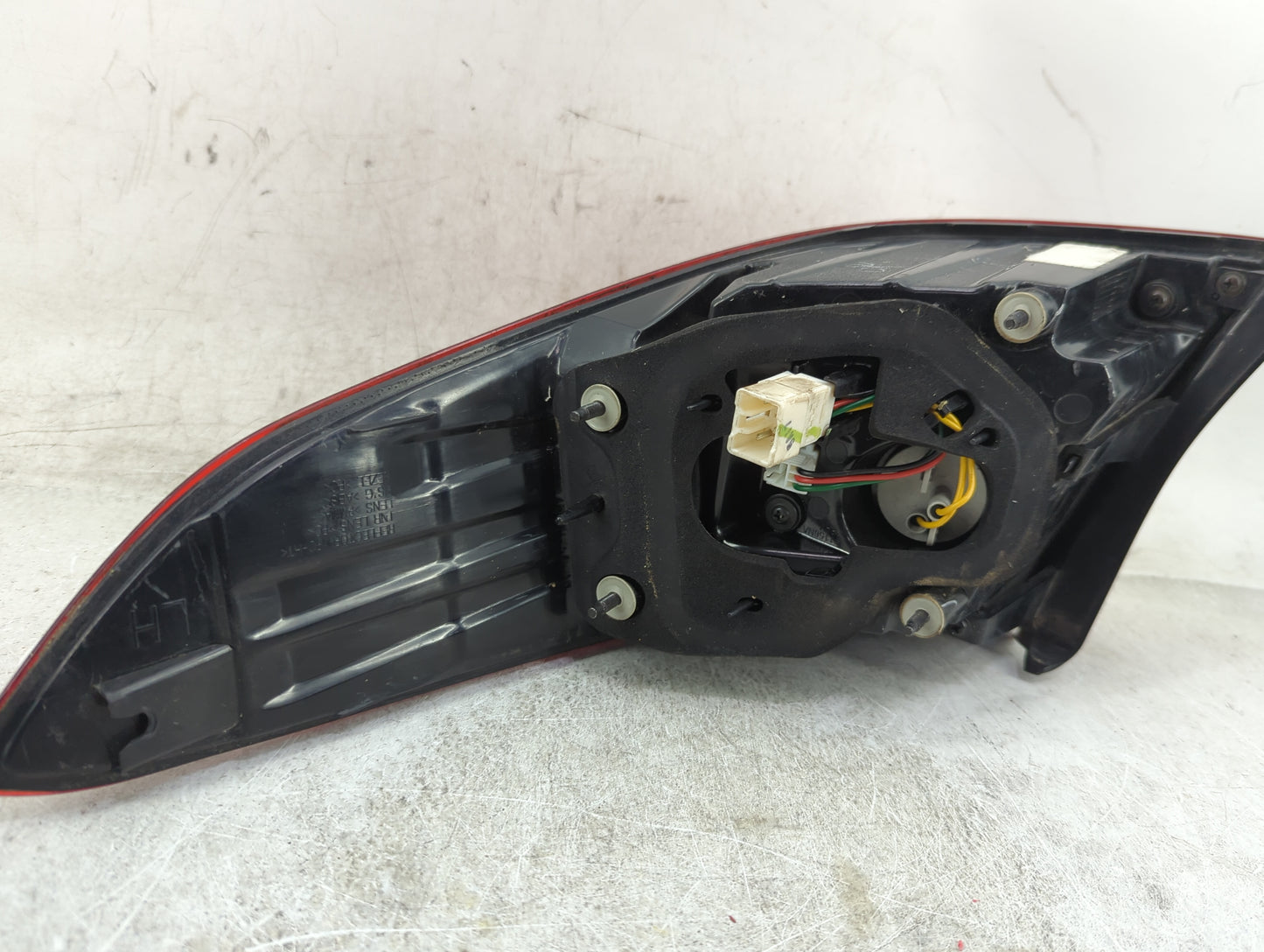 2015-2017 Hyundai Sonata Tail Light Assembly Driver Left OEM P/N:92401-C2100 Fits Fits 2015 2016 2017 OEM Used Auto Parts - 